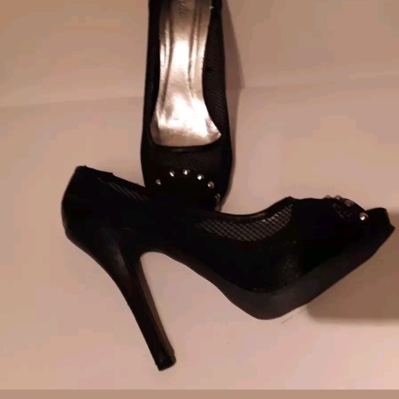 Dots Black Mesh w Vegan Leather Peep Toe Heels - Picture 2 of 6